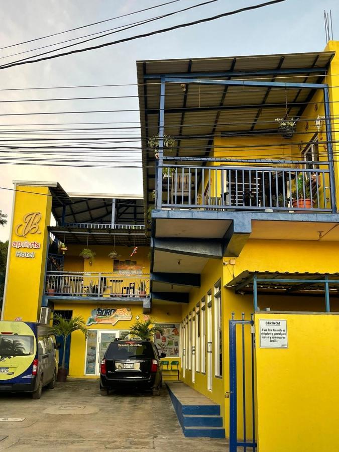 B Aparts Hotel Coxen Hole Exterior photo